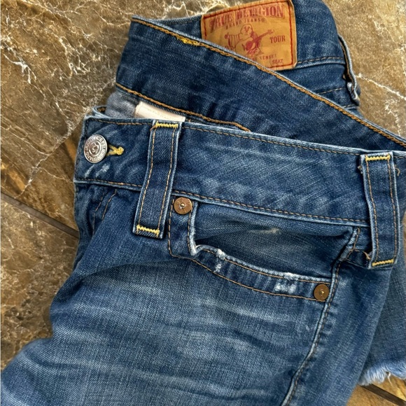 True Religion Shorts - Picture 2 of 4